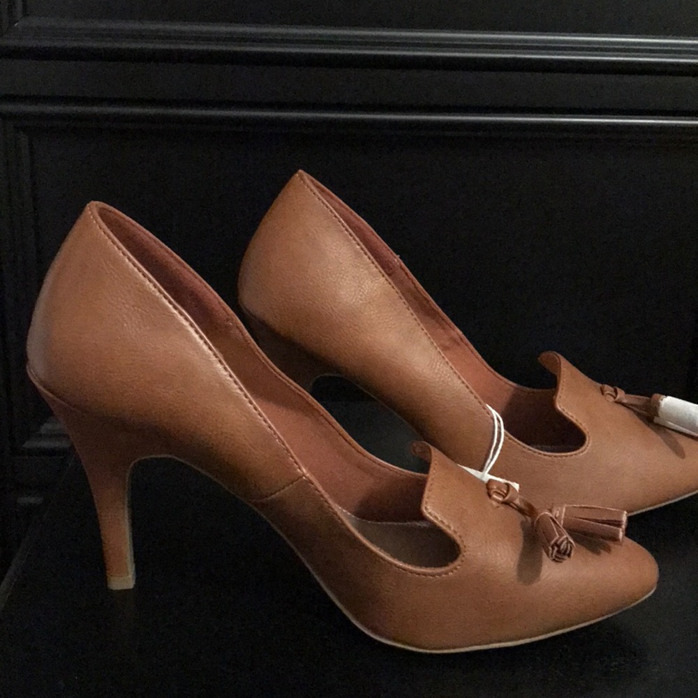 Fiona Camel Tassel Heels - Size 8.5 - Picture 4 of 4